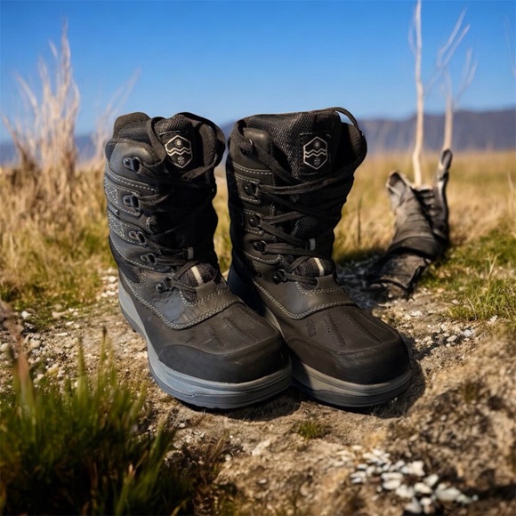 Khombu Other - Khombu “balance k stadium” winter boots